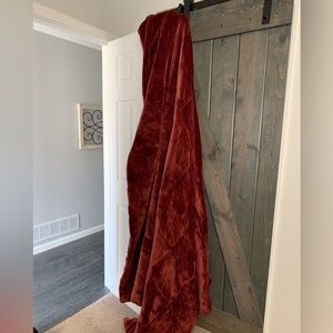 Vellux Luxury Extra Plush Blanket Burgundy